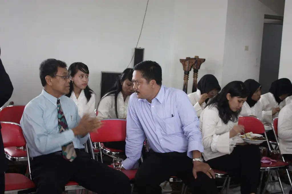 Profesor Terjungkal, Gelar Guru Besar Dicabut