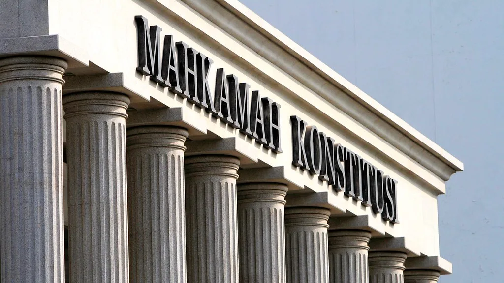 Mengungkap Fakta Menarik di Balik Perbedaan Legislative Review dan Judicial Review