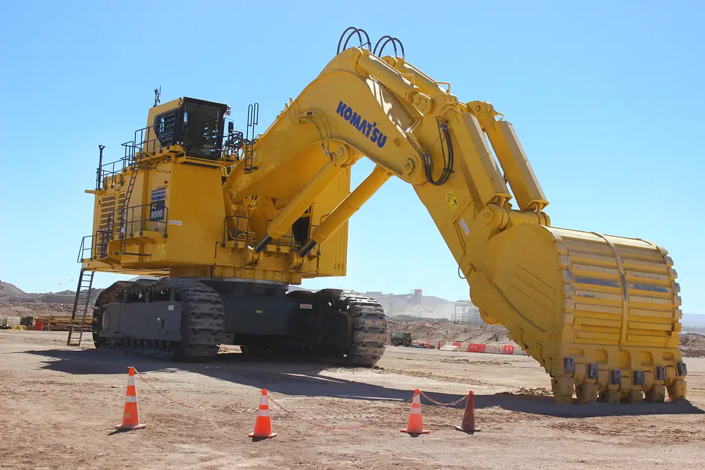Alat Berat Komatsu: Kualitas dan Keunggulan yang Tak Diragukan