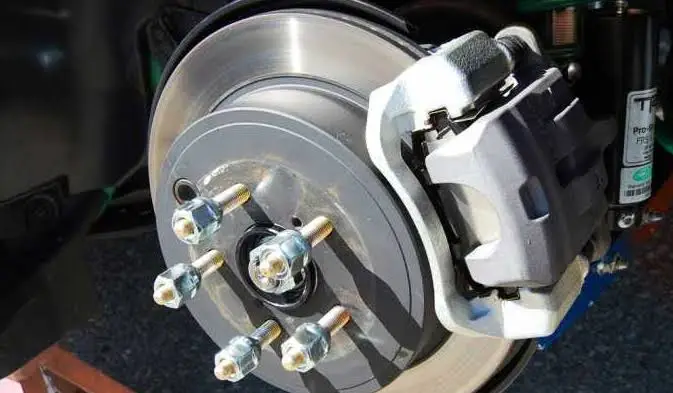 Baut Velg Mobil: Apa Sih Pentingnya?
