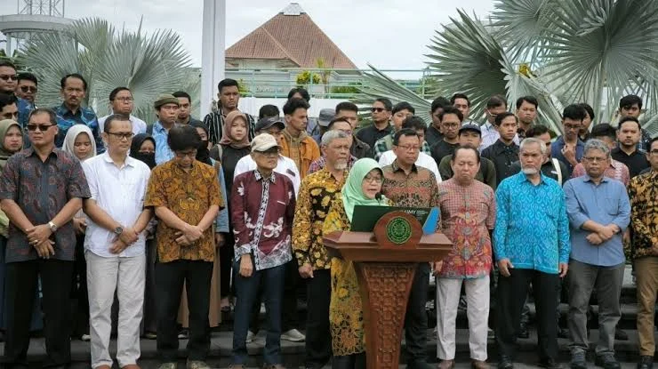 11 Civitas Akademika Kritisi Jokowi: Suara Kampus atau Suara Politik?
